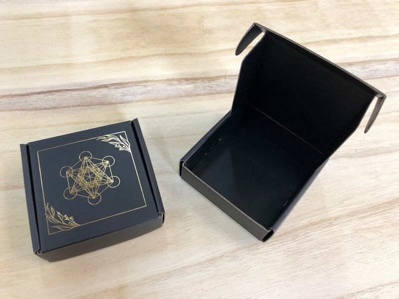 Caja Metatron grabados dorado 10 x 10 cm